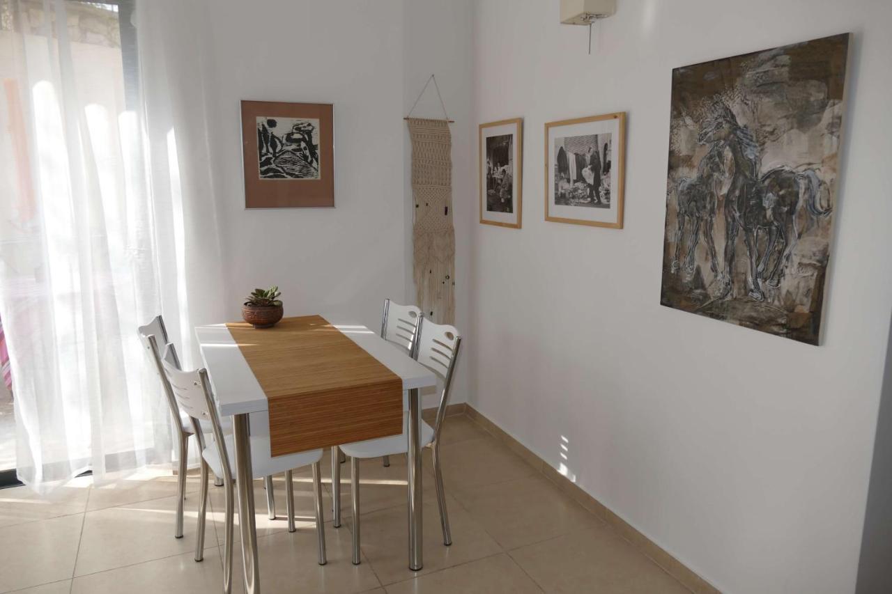 בית האומנים Artist Home Neve Ilan Extérieur photo