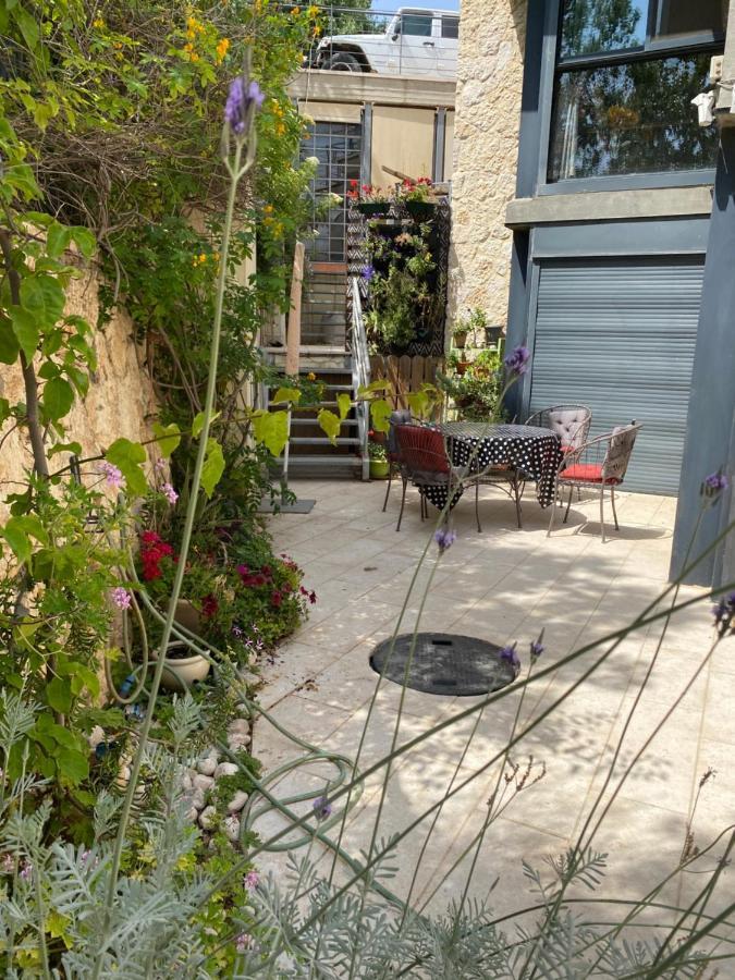 בית האומנים Artist Home Neve Ilan Extérieur photo